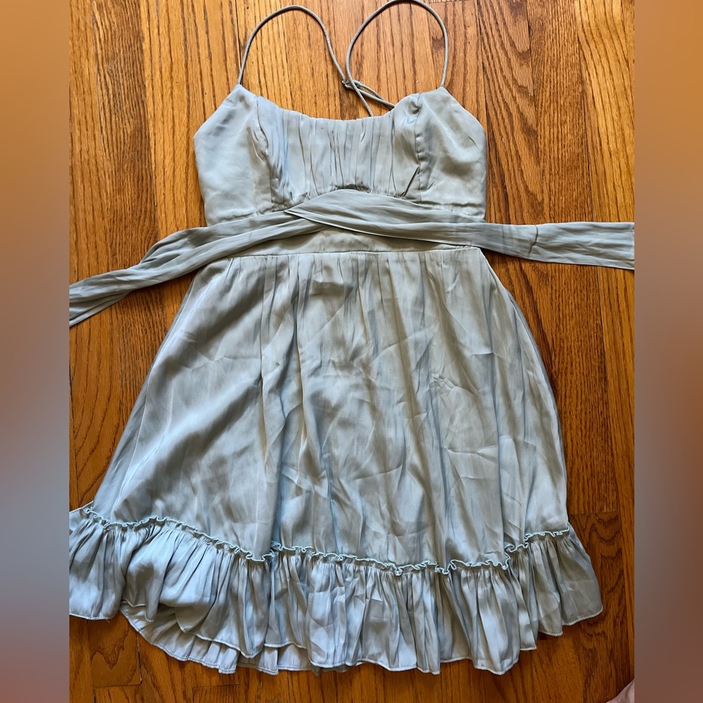Selfie Leslie dress